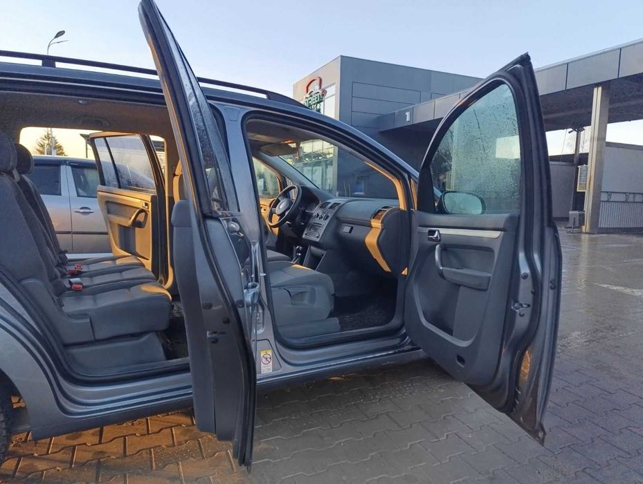 Продам фольксваген Туаран