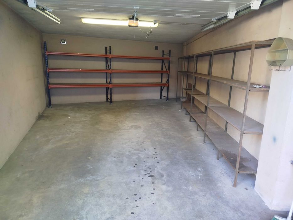 Garagem BOX com portão  ELECTRICO