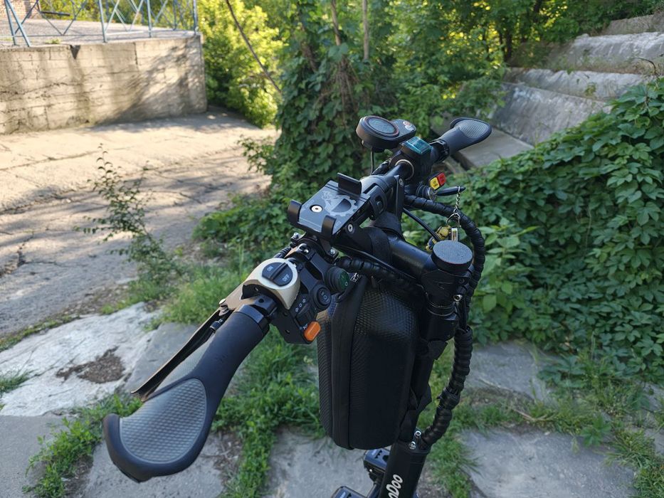 Електросамокат Zondoo Z003.
