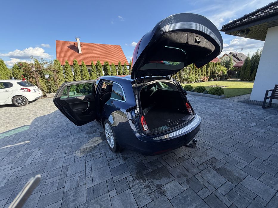 Opel insignia lift  2.0CDTI full servis niski przebieg