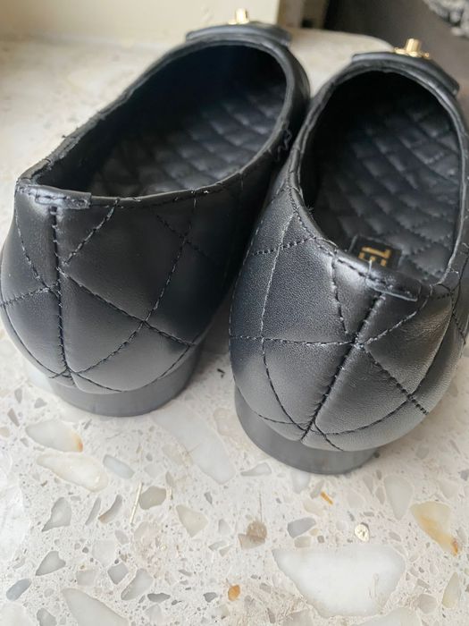 Balerinki pikowane Chanel 39, loafers z numerem seryjnym