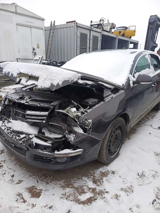 Volkswagen passat b6 sedan części drzwi zderzak maska klapa błotnik