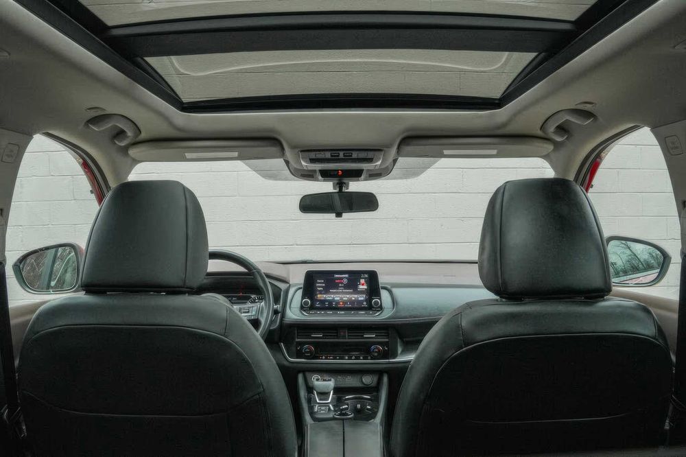 Nissan Rogue SV      2023