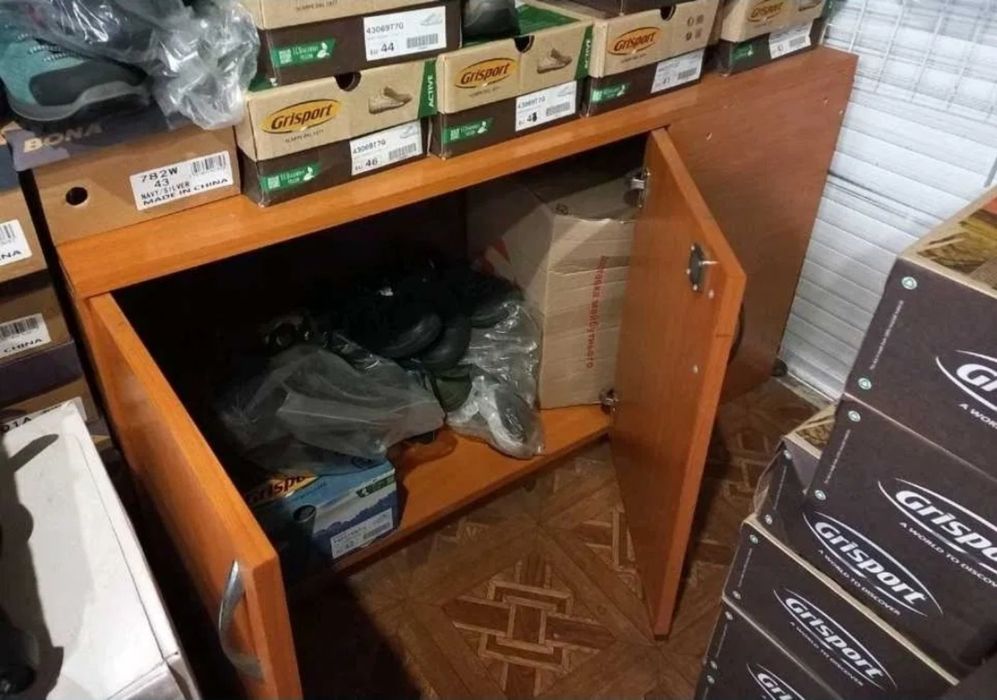 Тумба, шафа для речей