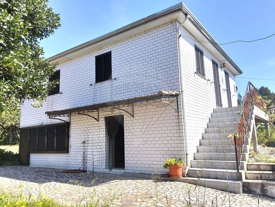 Moradia T5 para venda