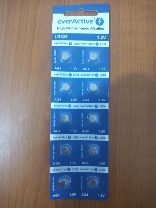 9 pilhas AG4 de 1.5v