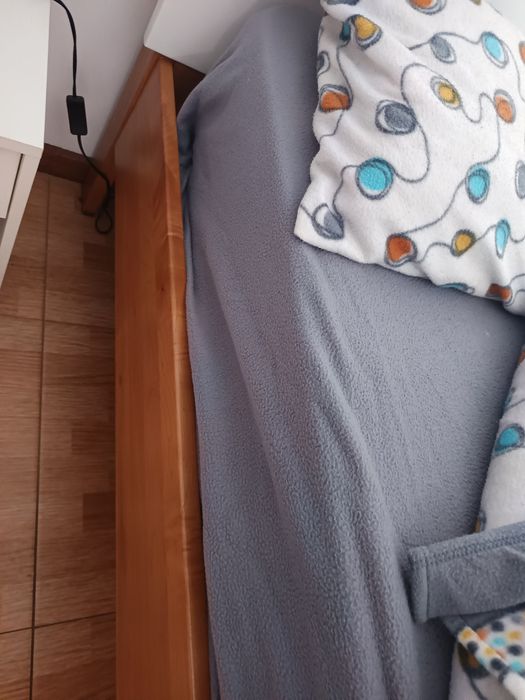 Cama corpo e meio e colchão