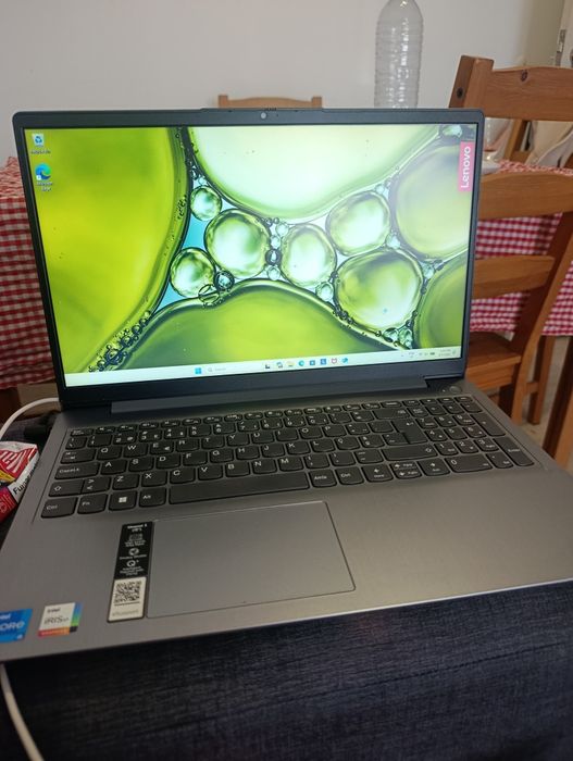 Portátil Lenovo Ideapad 3 15ITL6