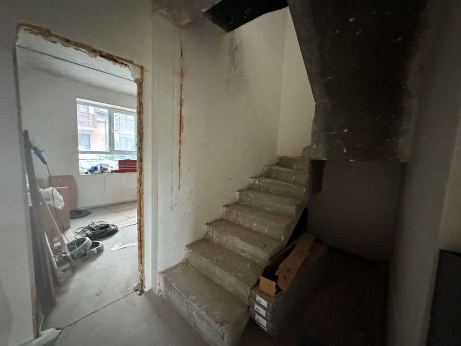 Таунхаус в Ірпені, із чистовим оздобленням! Оформлення мінімальне