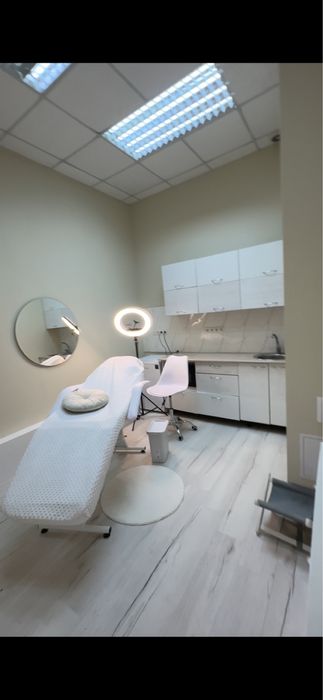 Аренда кабинета косметолога ЦЕНТР с ВОДОЙ /  по мес/на 15 дней в месяц