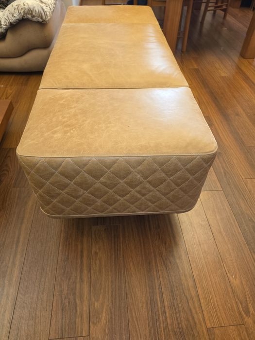 Banqueta em pele selvagem