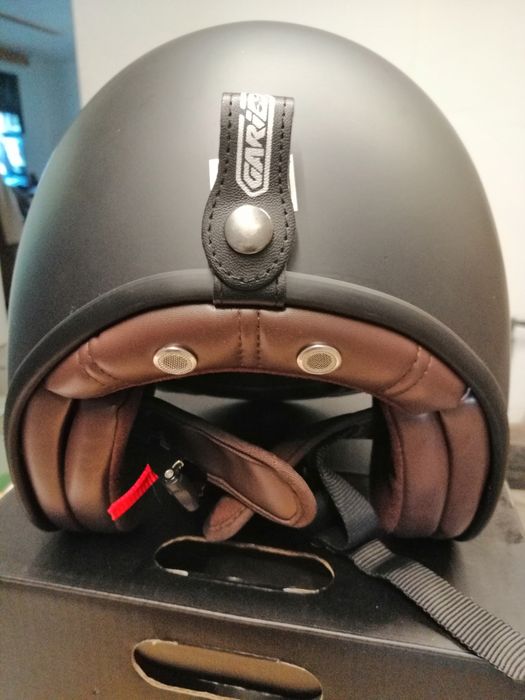Nunca usado Capacete novo em fibra de vidro