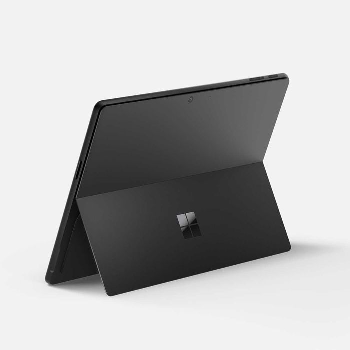 Microsoft Surface Pro 11 | 13" OLED | Snapdragon X Elite 12-Cores | 16GB | 1TB | SELADO | 3 ANOS DE GARANTIA