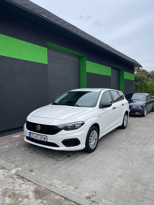 Wynajem samochodu osobowego, wypożyczalnia samochodów Auto zastępcze