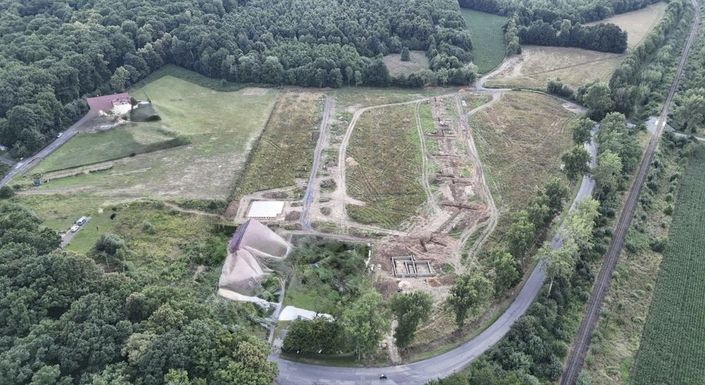 Dzialka budowlana 9.28ar - uzbrojona z droga utw Moszczanka/Pokrzywna