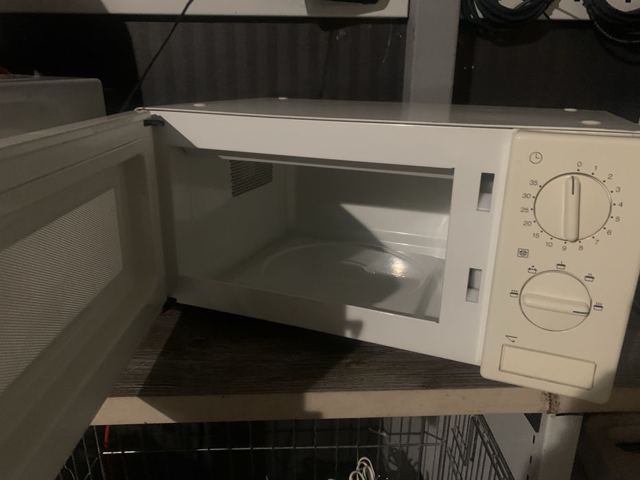 Мікрохвильова піч Samsung
