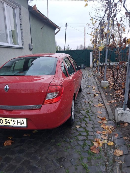 Автомобіль RENAULT Thalia