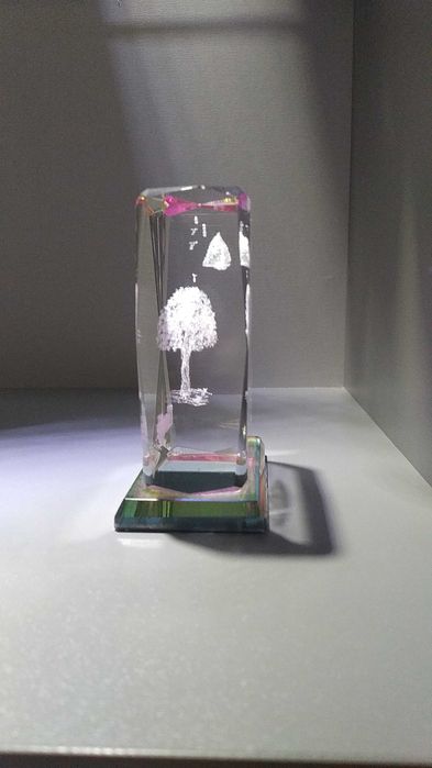 Kryształowy przycisk do papieru