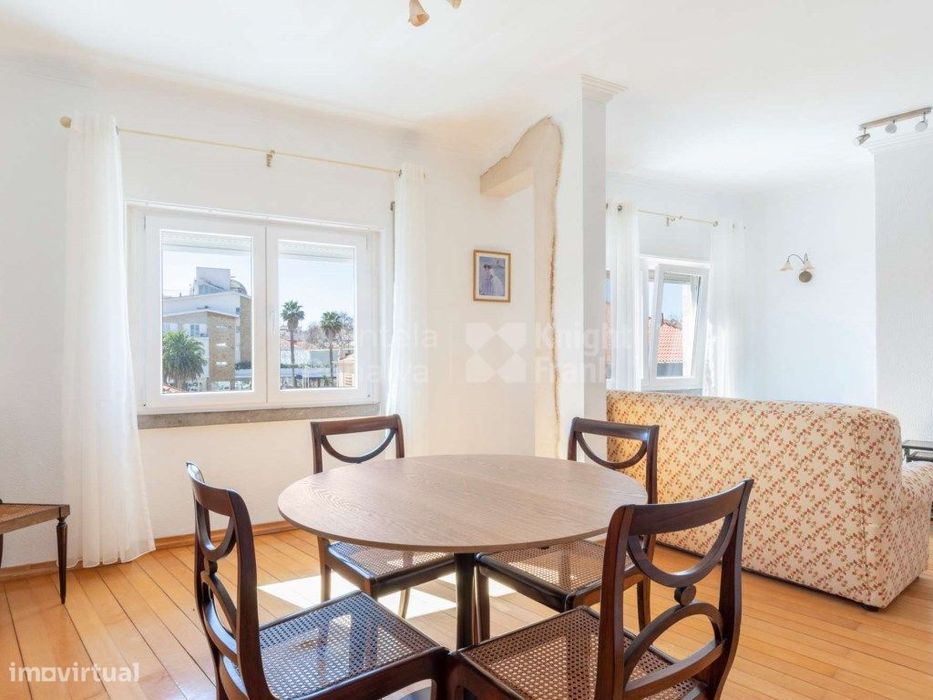 Apartamento T2 mobilado para arrendar no centro de Cascais