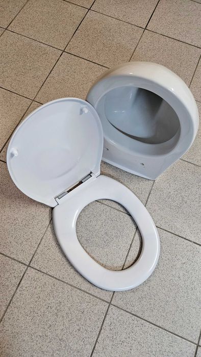 Sanita suspenso branco