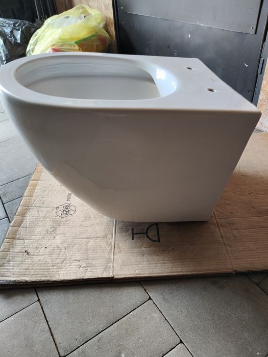 Miska WC podwieszana LAVEO