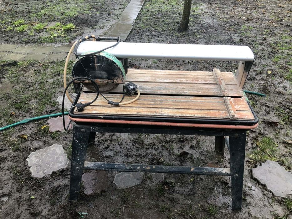 Плиткорєз настільний з подачею води