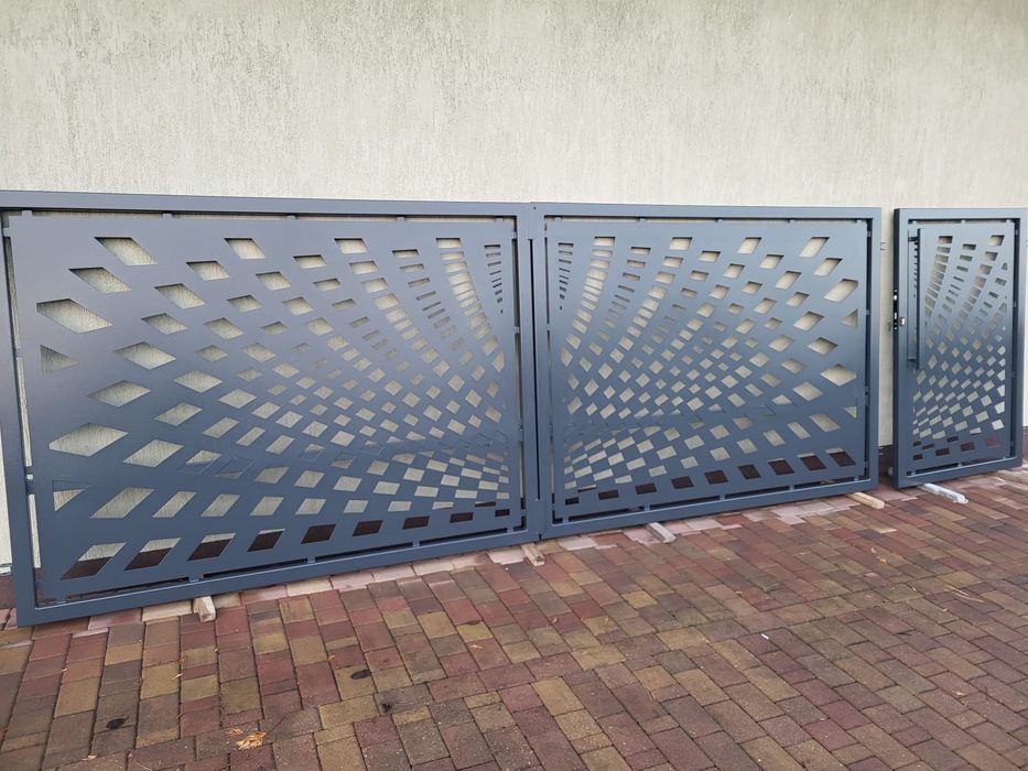 Brama wjazdowa, Producent, ostatnia sztuka