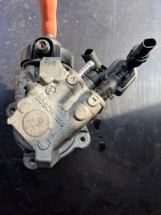 ТНВД Форсунка Volkswagen Passat B6 CC Golf Tiguan Skoda Octavia Audi Seat 2.0 tdi 03L130277