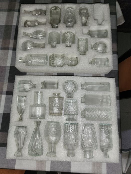 Conjunto de 30 jarras várias