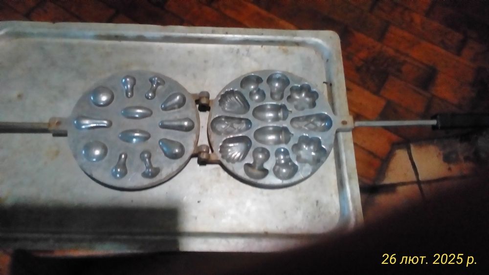 Вафельниця та інші форми