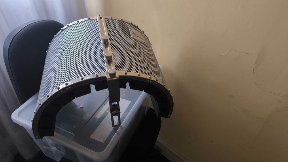 the t.bone Micscreen LE Absorvedor e Difusor Móvel Microfone