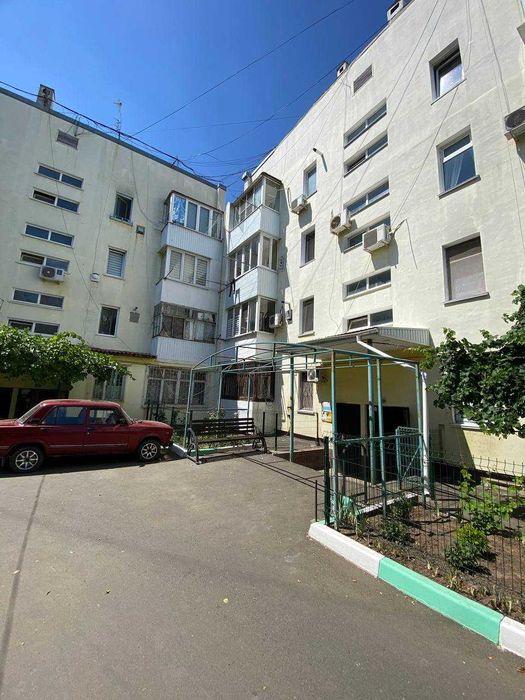 1-кімнатна квартира в самому центрі Авангарду — вул. Центральна!