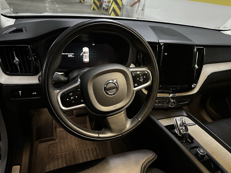 Volvo XC60 2022 Официальный