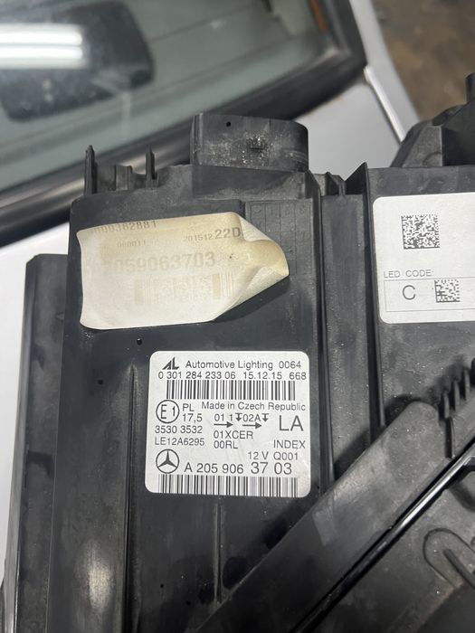 Ótica LED Esquerda Mercedes C W205