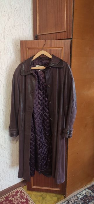 Пальто кожаное бордовое
