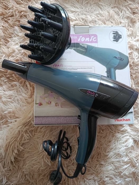 Secador de Cabelo Auchan Ionic 1800-2200W c/ Difusor - Tecnologia Iónica - 15€