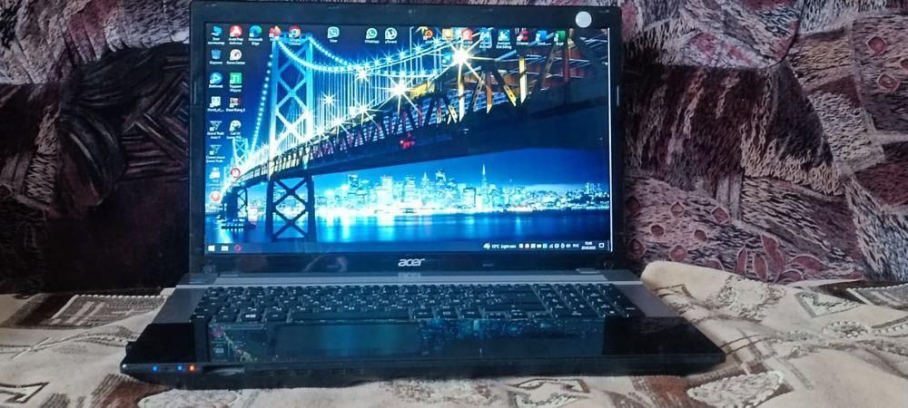 Ноутбук Aser 18.6"