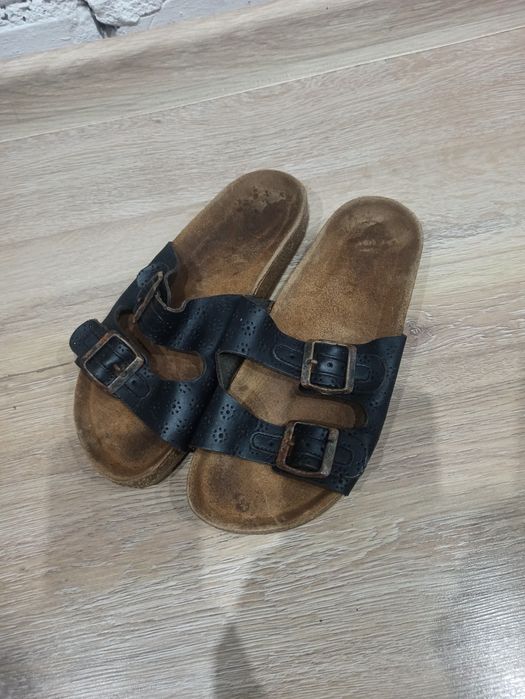 Klapki damskie . Stan jak na zdjęciach.