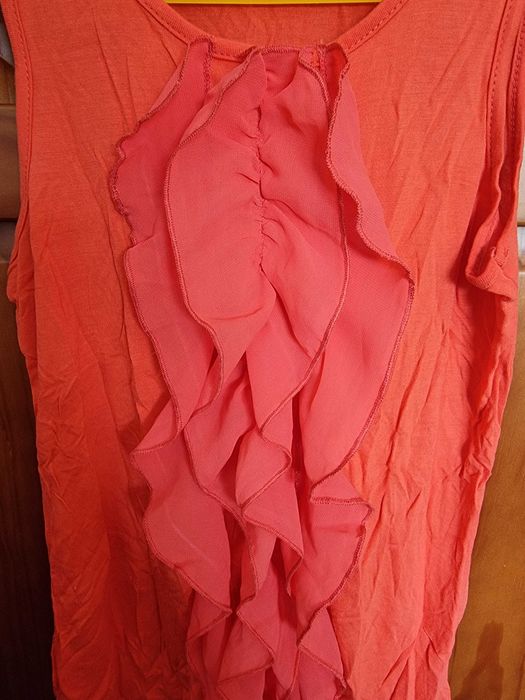 Top coral/ laranja com folhos, tamanho 32