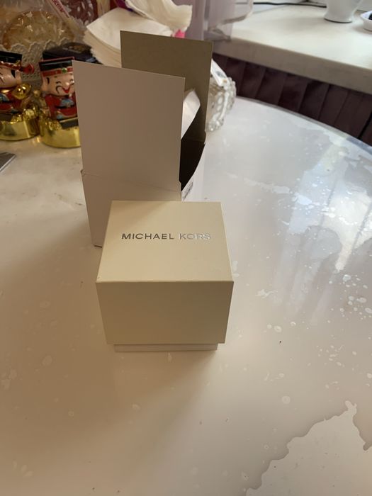 Новые часы,, MICHAEL KORS,,
