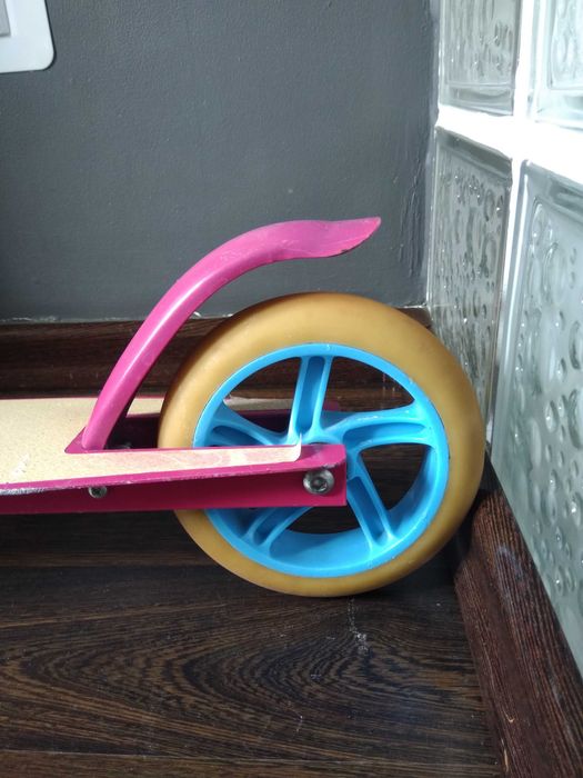 hulajnoga martes różowa butterfly