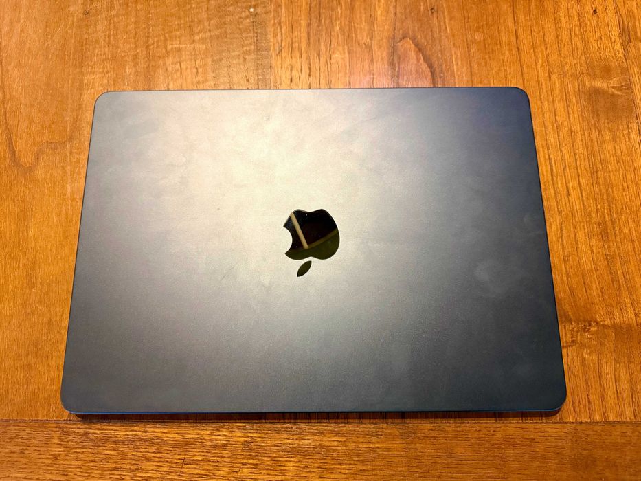 MacBook Air M2 2024 / 16GB RAM / 256GB SSD