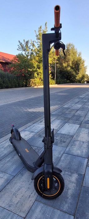 Odnowiona Hulajnoga elektryczna Ninebot G30