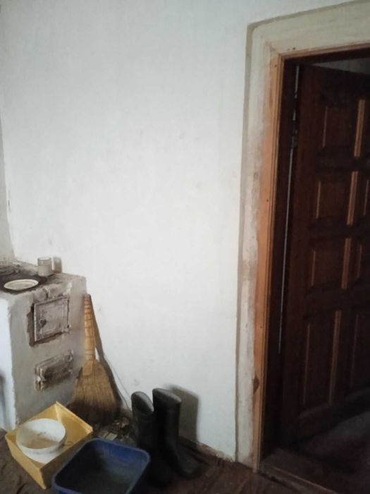 Продам будинок і земельну ділянку у с.Троковичі (16 км від Житомира).