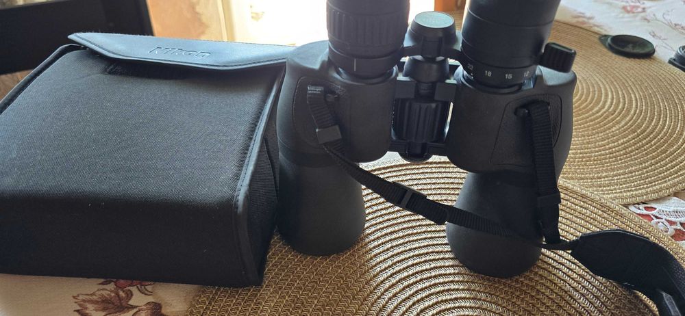 Lornetka Nikon Aculon A211 10-22x50 Zoom