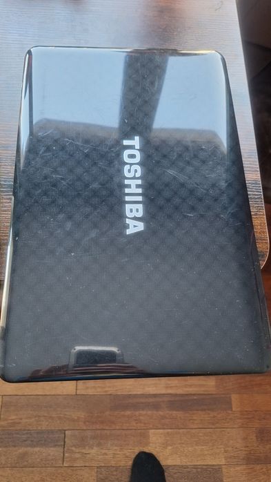 Laptop Toshiba Satellite L750-1xu i3 2x2.3GHz 600gb 6gb win7 dvd-rw