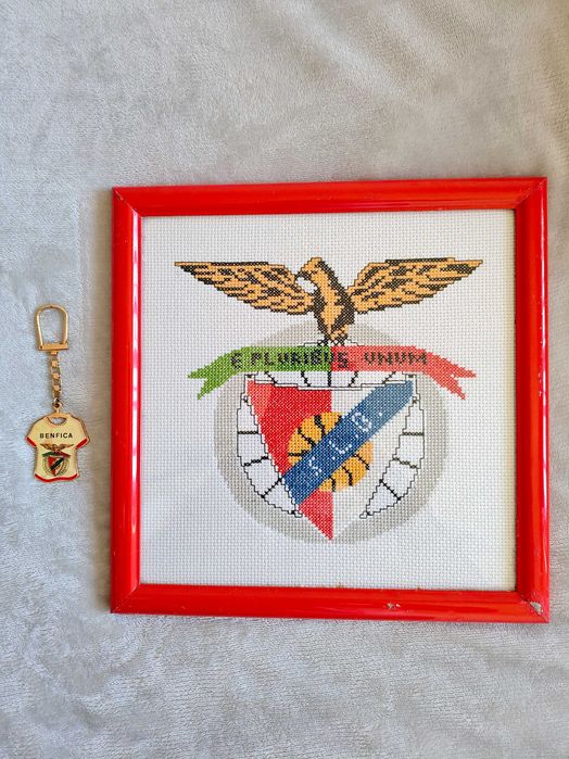 Quadro em Ponto Cruz do Sport Lisboa e Benfica + Porta-chaves SLB