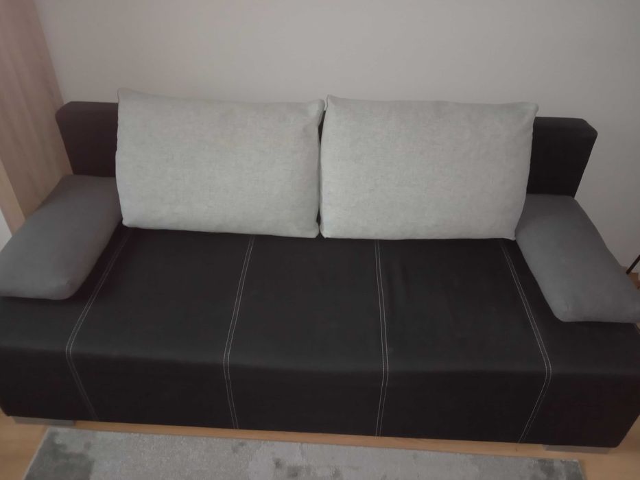 Oddam za darmo rozkładaną sofę z pojemnikiem na pościel.
