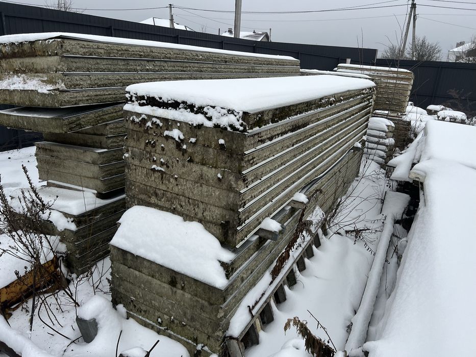 Сендвіч панелі лежалі