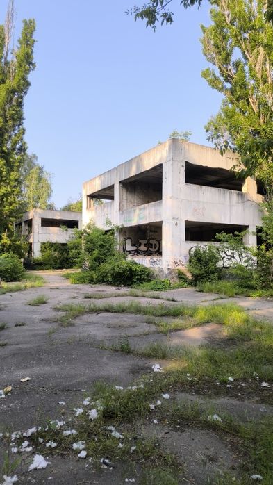 Комплекс приміщень під реконструкцію